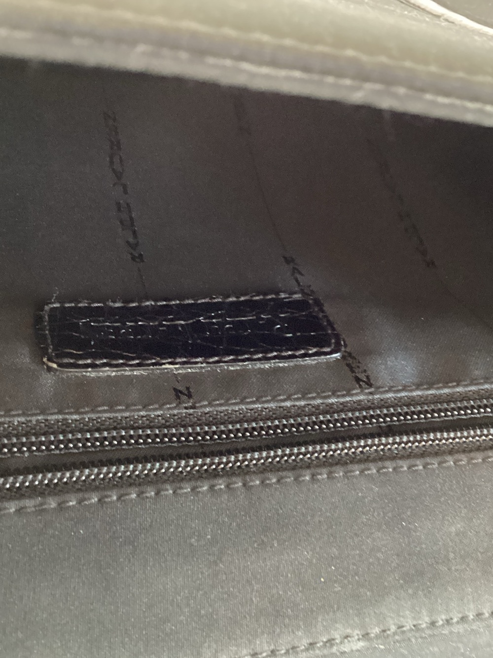 Vintage Ralph Lauren Black Shoulder Bag with Croc-Embossed Flap and straps - Picture 7 of 8